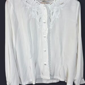 Vintage Delicate White blouse with Embroidered Flower Coquette Details